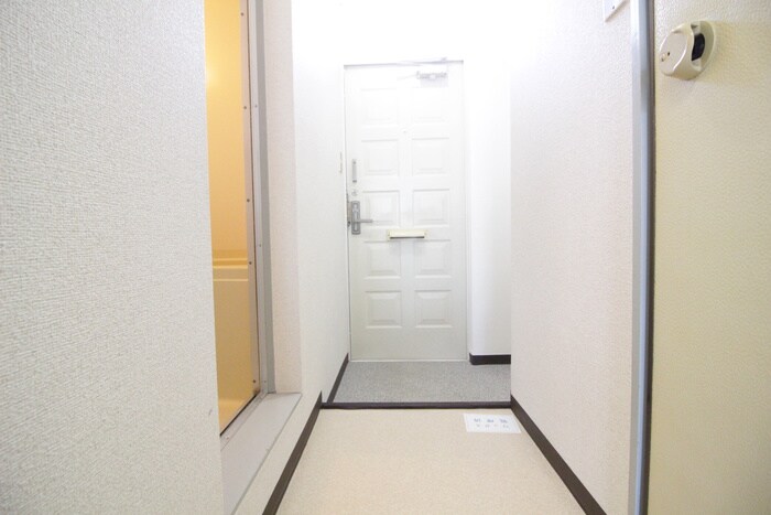 物件内観写真15　(廊下)