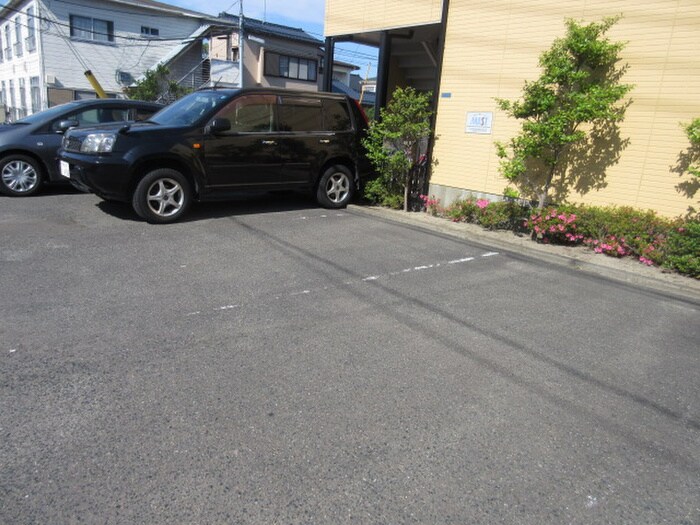 物件外観写真4　(駐車場)