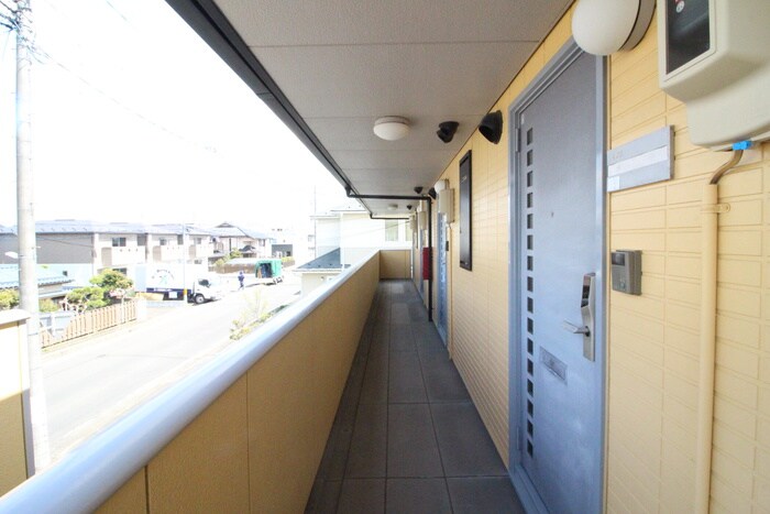 物件外観写真6　(エントランス部分)