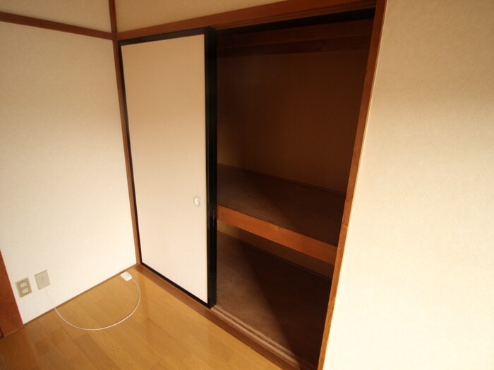 物件内観写真12　(収納)