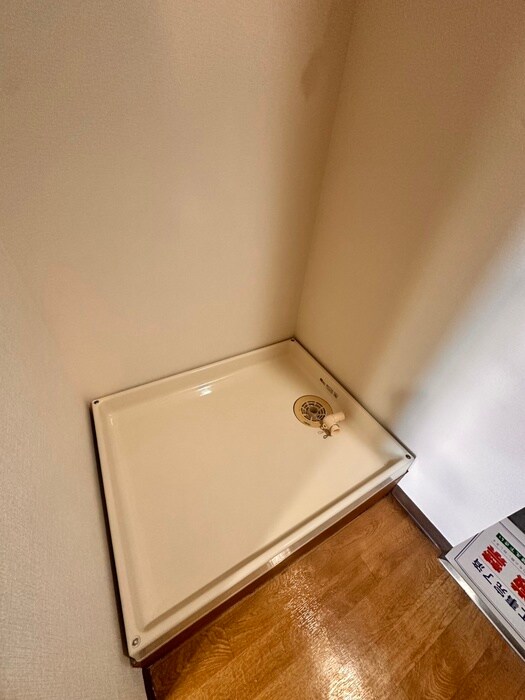 物件内観写真14　(洗濯機置場)