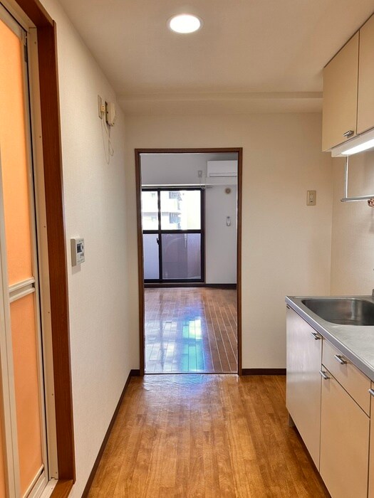 物件内観写真15　(廊下)