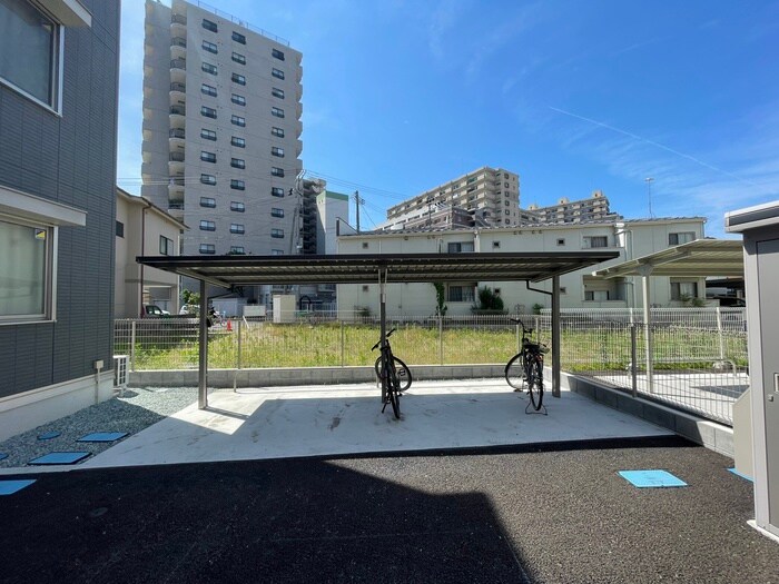 物件外観写真3　(駐輪場)