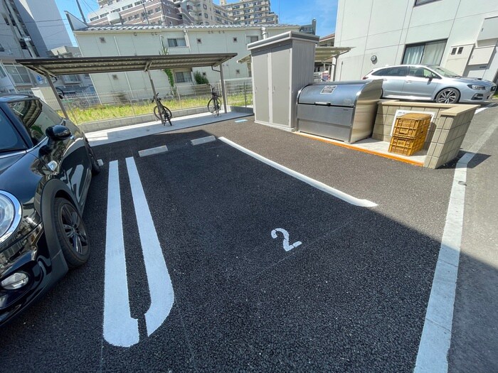 物件外観写真6　(駐車場)