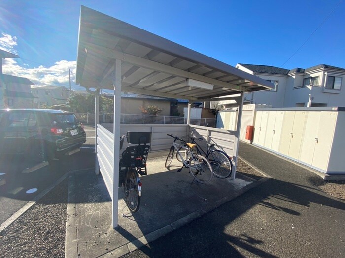 物件外観写真5　(駐輪場)