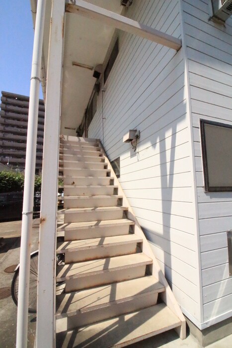 物件外観写真4　(エントランス部分)