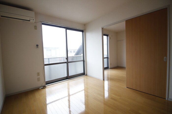 物件内観写真8　(居室)