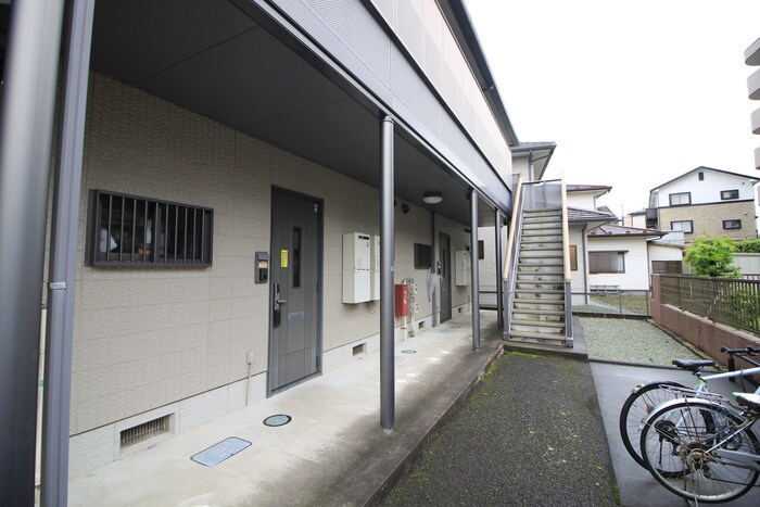 物件外観写真6　(エントランス部分)