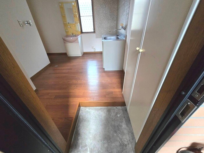 物件内観写真19　(玄関)