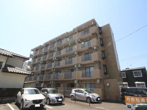 コモ－ド・カルム河原町外観写真