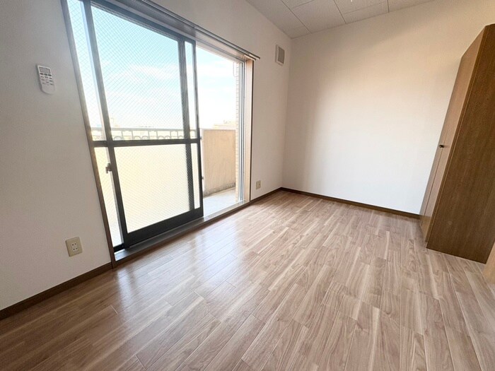 物件内観写真11　(居室)