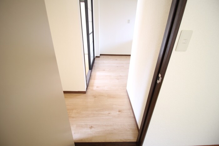物件内観写真17　(廊下)