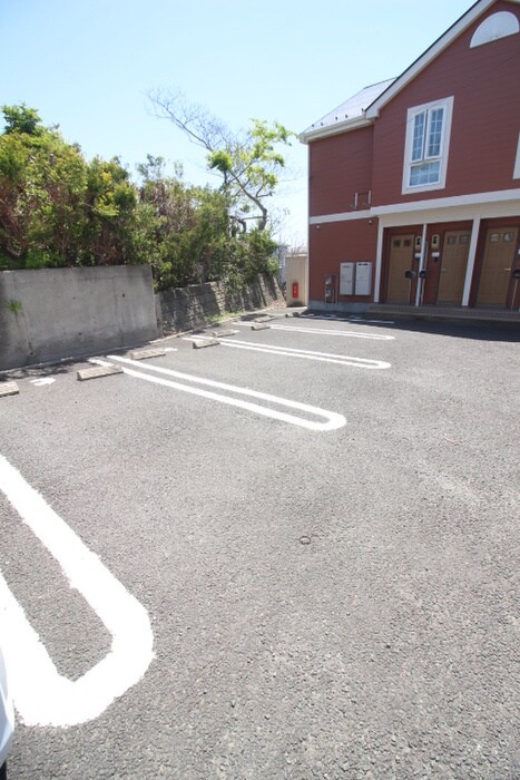 物件外観写真4　(駐車場)