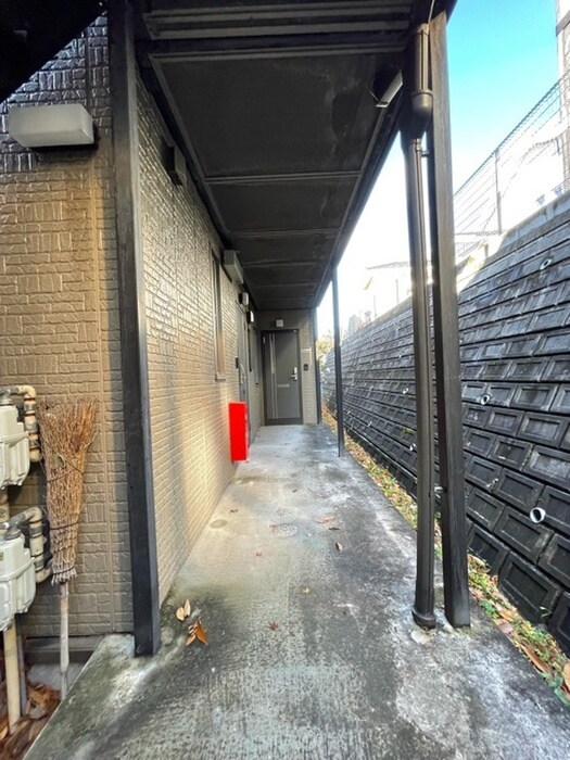 物件外観写真5　(エントランス部分)