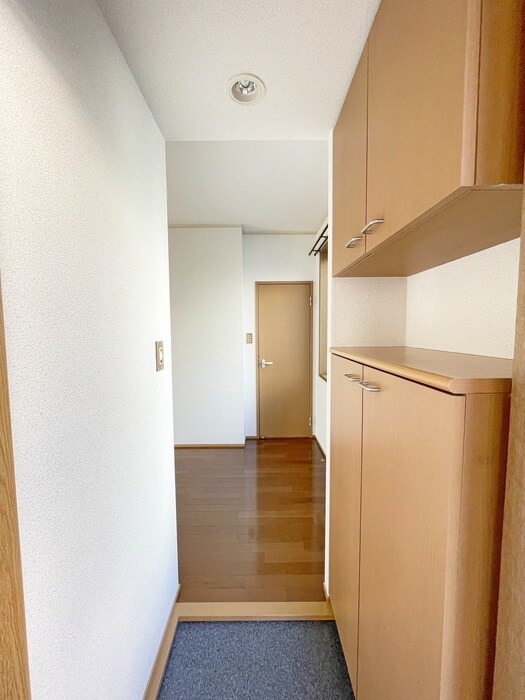 物件内観写真18　(廊下)