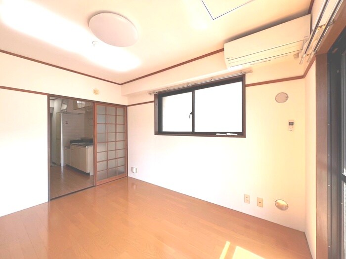 物件内観写真8　(居室)