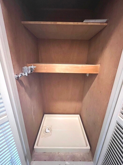 物件内観写真13　(洗濯機置場)