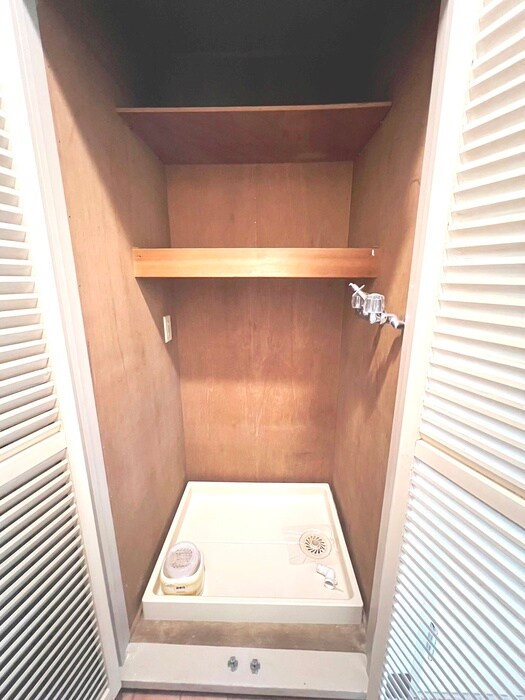 物件内観写真13　(洗濯機置場)