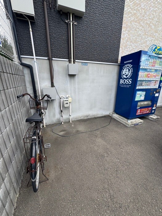 物件外観写真4　(駐輪場)