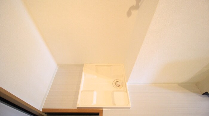 物件内観写真12　(洗濯機置場)