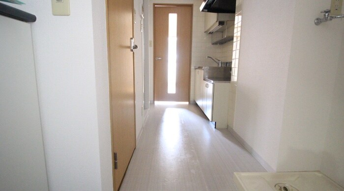 物件内観写真18　(廊下)