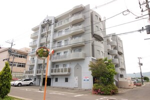 ロイヤルヒルズ柳生２外観写真