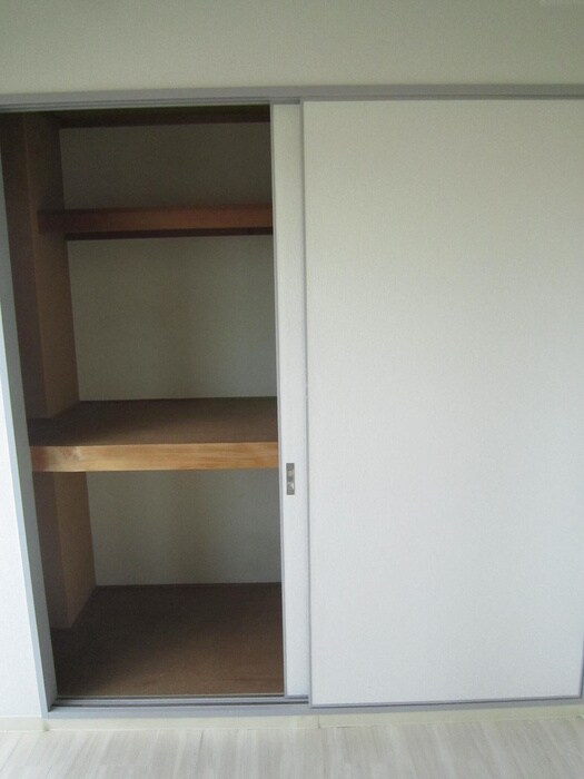 物件内観写真10　(収納)