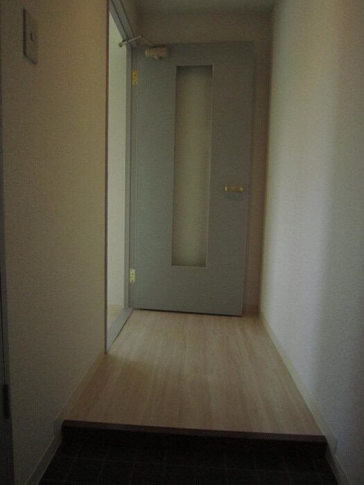 物件内観写真11　(玄関)