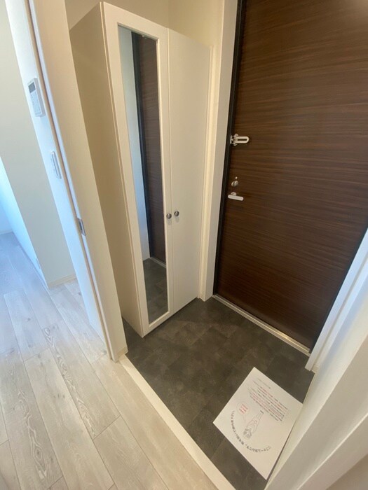 物件内観写真14　(玄関)