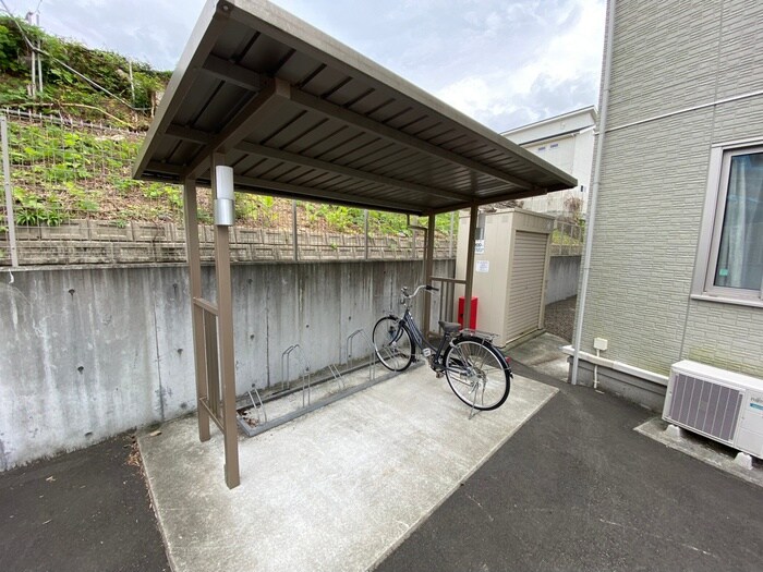物件外観写真3　(駐輪場)