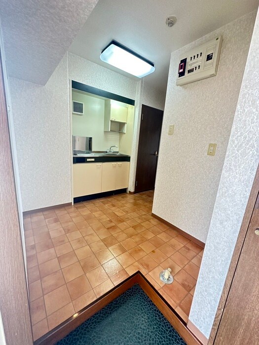 物件内観写真14　(玄関)