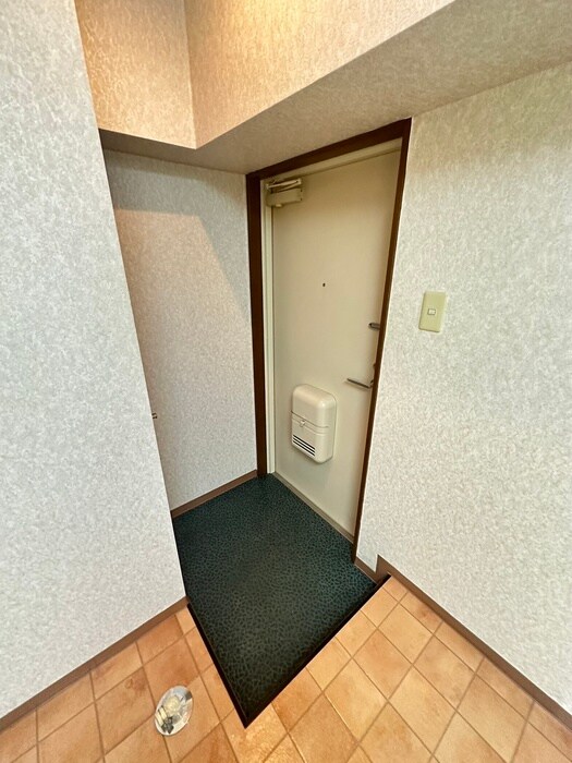 物件内観写真20　(玄関)