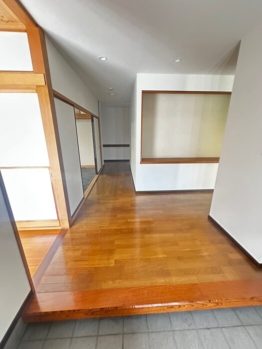 物件内観写真17　(廊下)