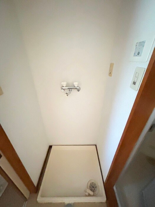 物件内観写真18　(洗濯機置場)