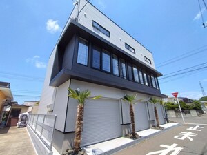 Garage Lusso B外観写真