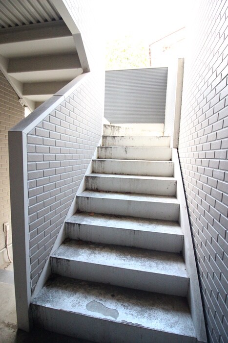 物件外観写真6　(エントランス部分)