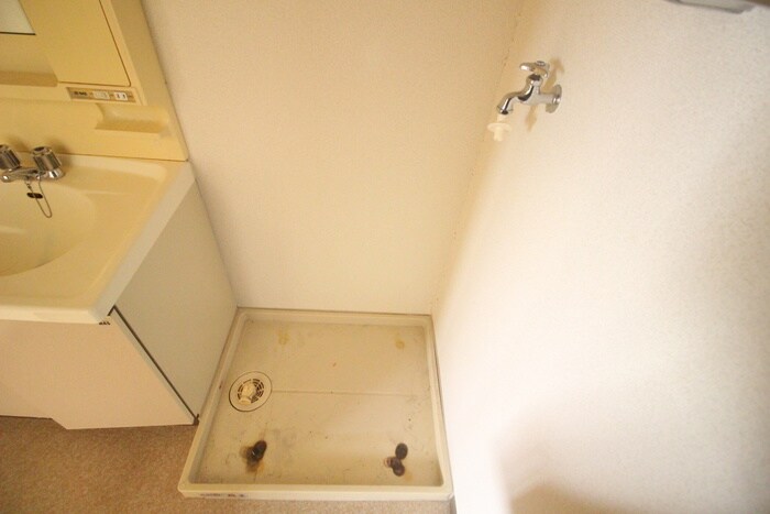 物件内観写真17　(洗濯機置場)