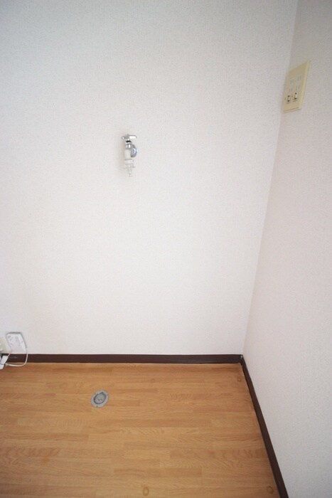 物件内観写真14　(洗濯機置場)