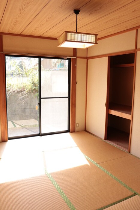 物件内観写真9　(居室)