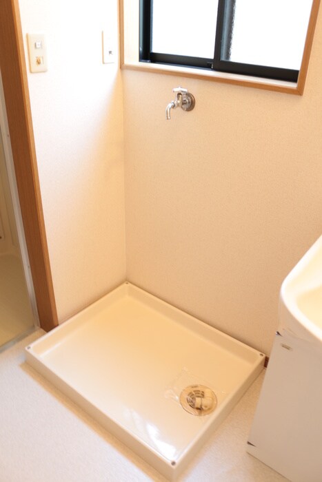 物件内観写真15　(洗濯機置場)