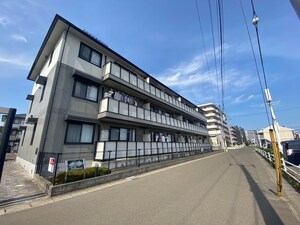 マキハウスⅢ外観写真