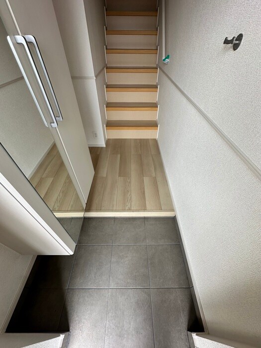 物件内観写真14　(玄関)