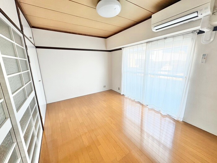 物件内観写真9　(居室)