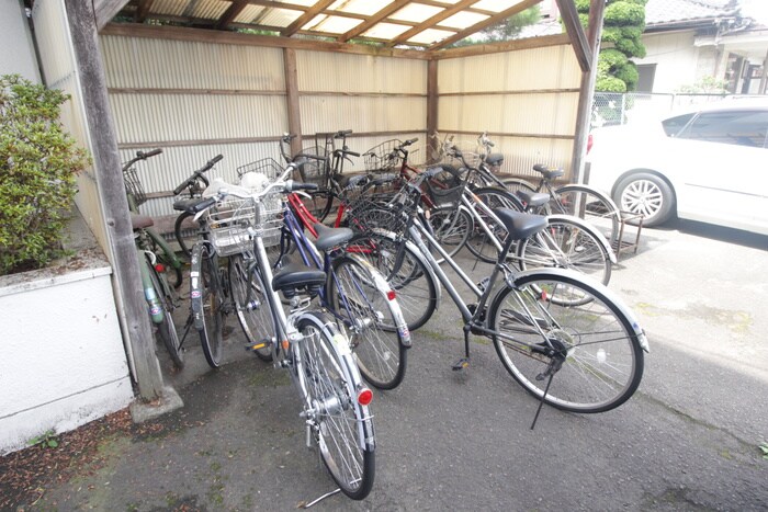 物件外観写真3　(駐輪場)