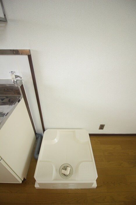 物件内観写真11　(洗濯機置場)