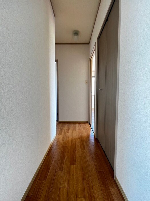 物件内観写真10　(廊下)
