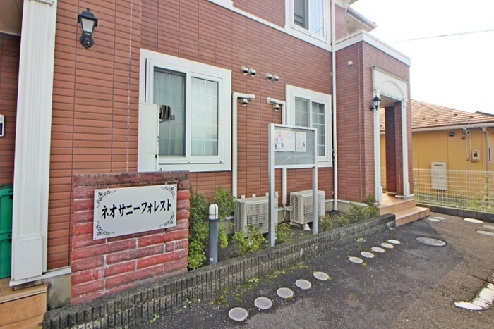 物件外観写真3　(エントランス部分)