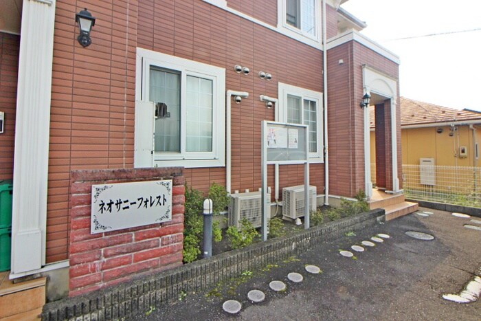 物件外観写真3　(エントランス部分)