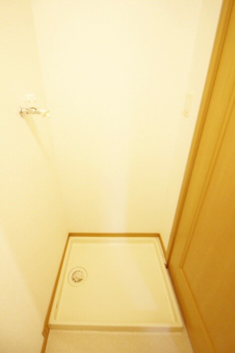 物件内観写真11　(洗濯機置場)