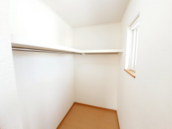 物件内観写真13　(収納)